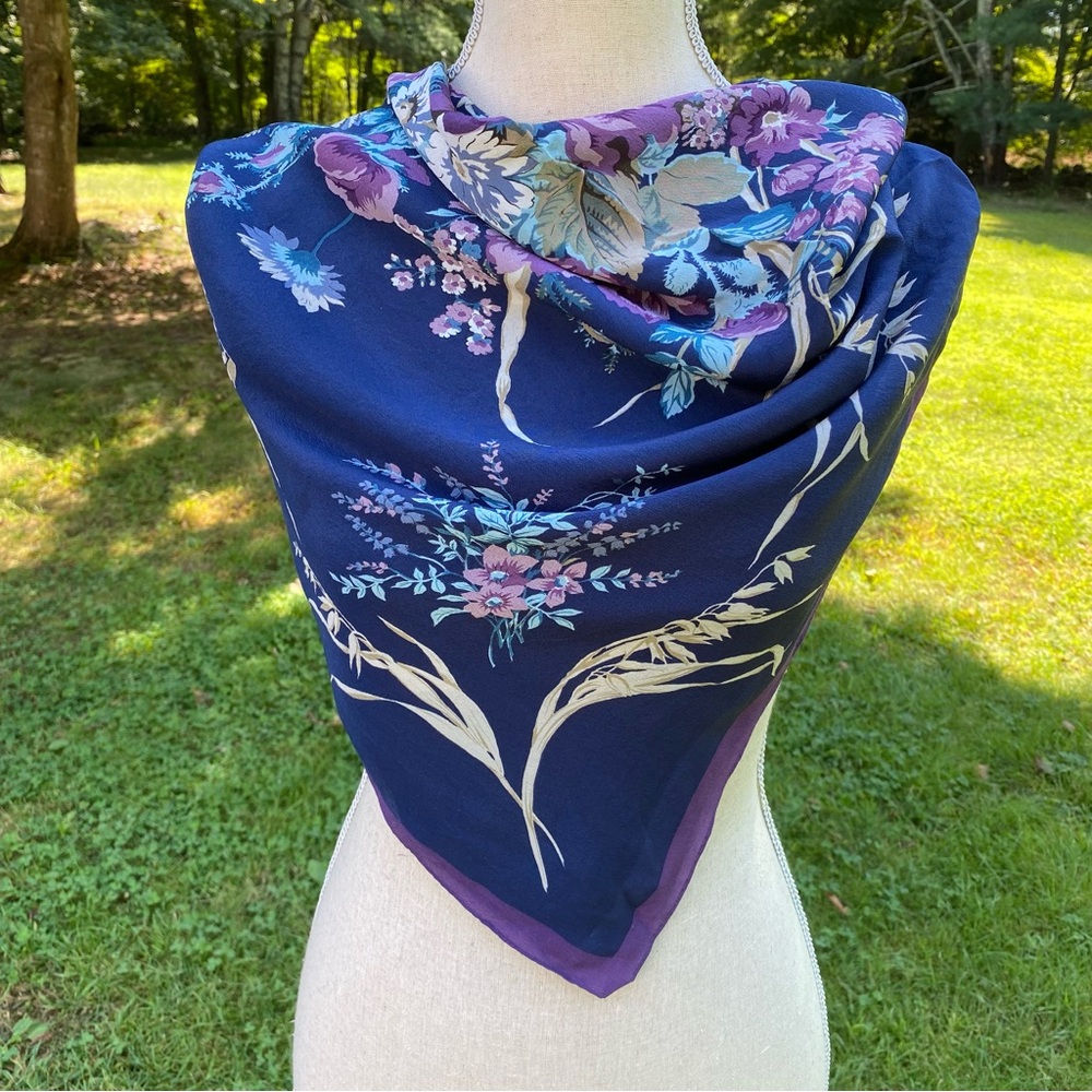LAURA ASHLEY SCARF PURLE BLUE TAN CREAM FLORAL SILK SQUARE - Picture 3 of 9